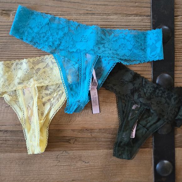 Victoria's Secret Lace Thong Bundle Sz S New 3 pieces - Picture 5 of 5